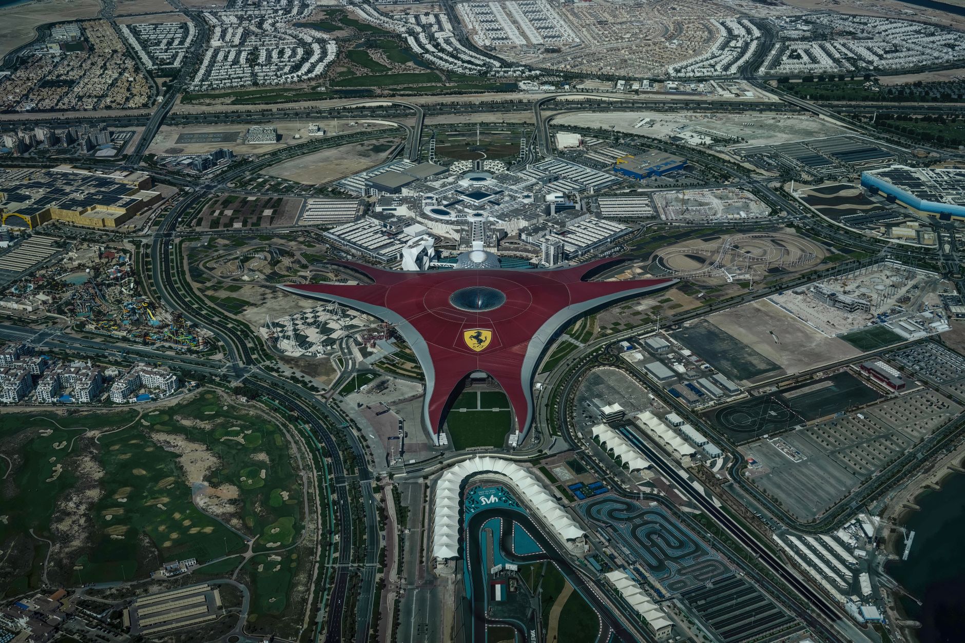 Ferrari World Abu Dhabi - Абу-Даби