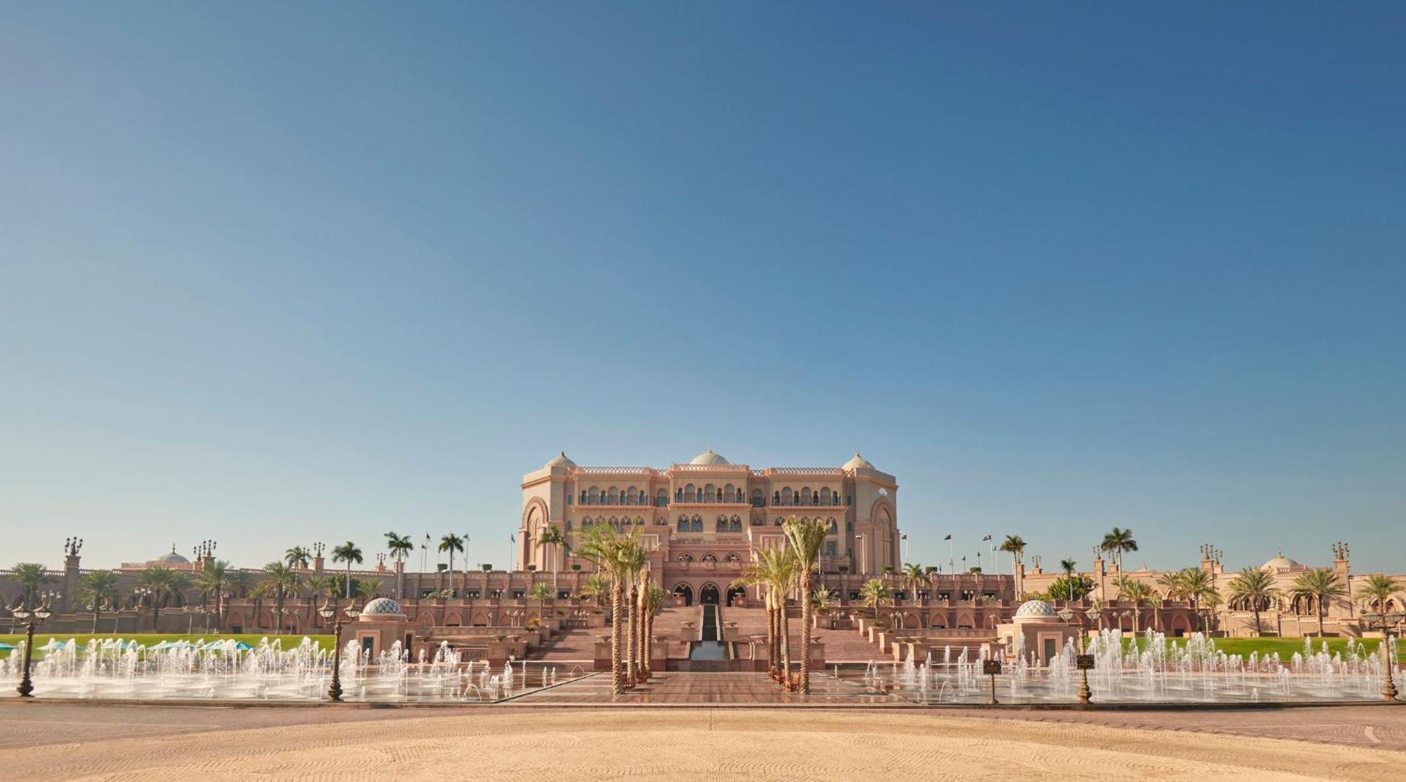 Emirates Palace Mandarin Oriental фасад