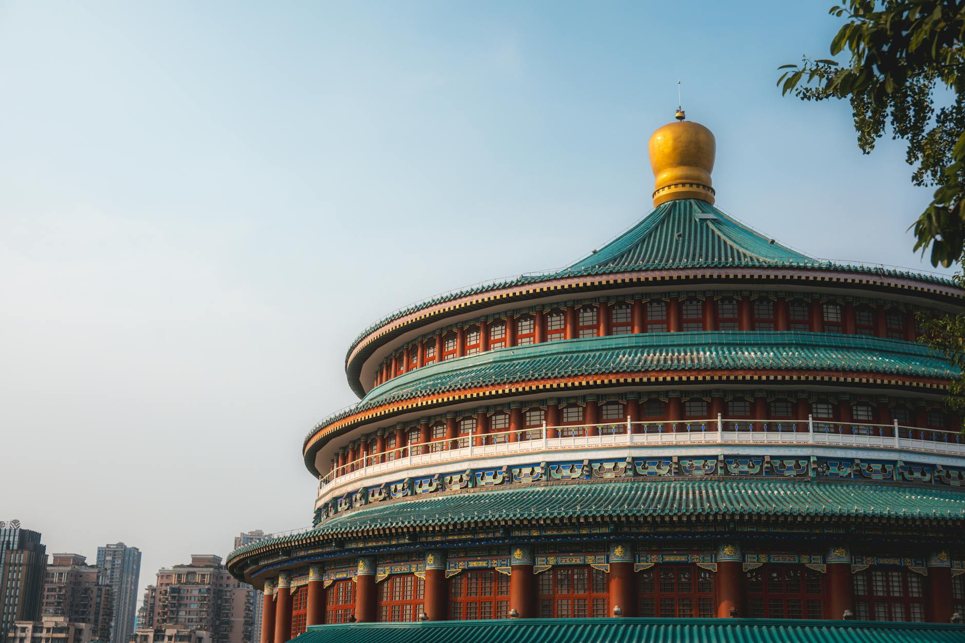 День 1: Город слоев, света и горячей еды - Чунцин